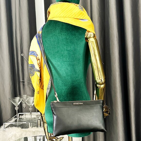 Michael Kors Crossbody Bag - Picture 9 of 10